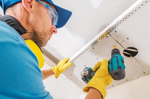 Démontage d'un faux plafond